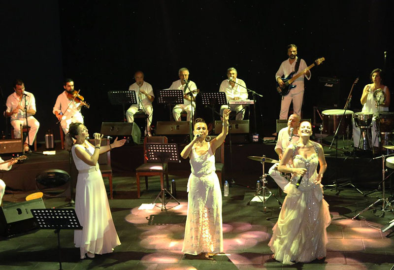 Kardeş Türküler – Candan Erçetin / ENKA Açıkhava