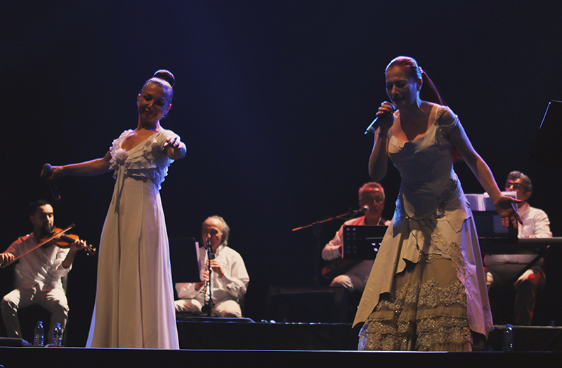 Kardeş Türküler & Candan Erçetin / Volkswagen Arena